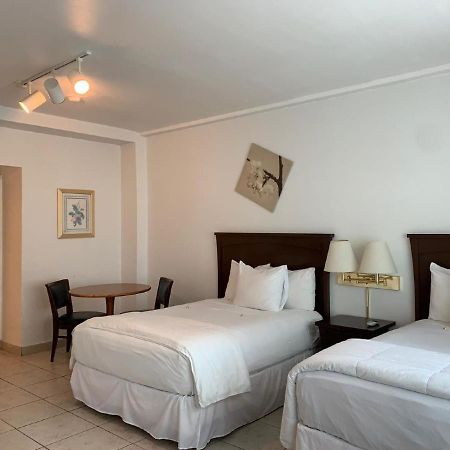 Beachfront Studios Casablanca Rentals 마이애미 비치 외부 사진
