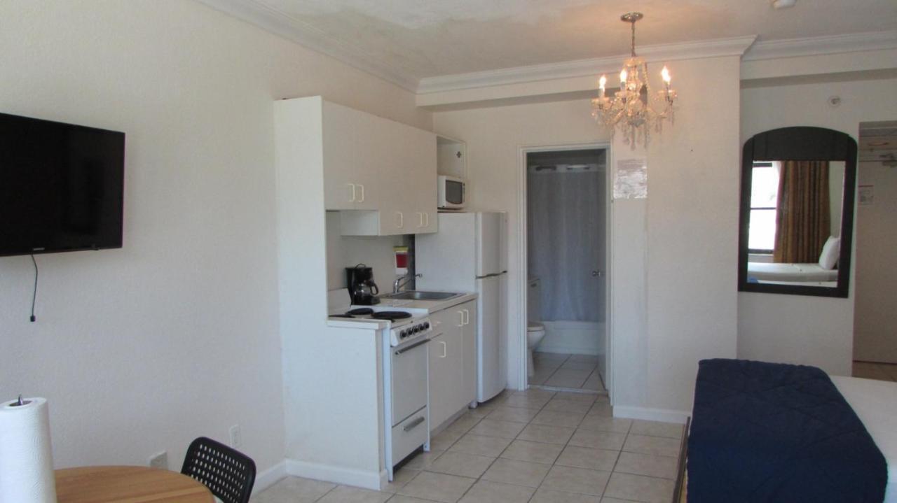 Beachfront Studios Casablanca Rentals 마이애미 비치 외부 사진
